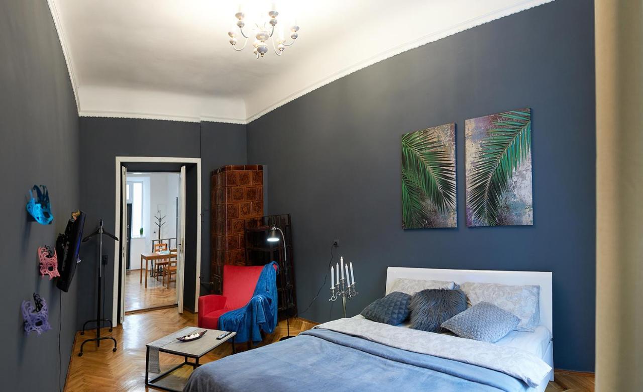 Stylish Apartments In The Center Leopoli Esterno foto