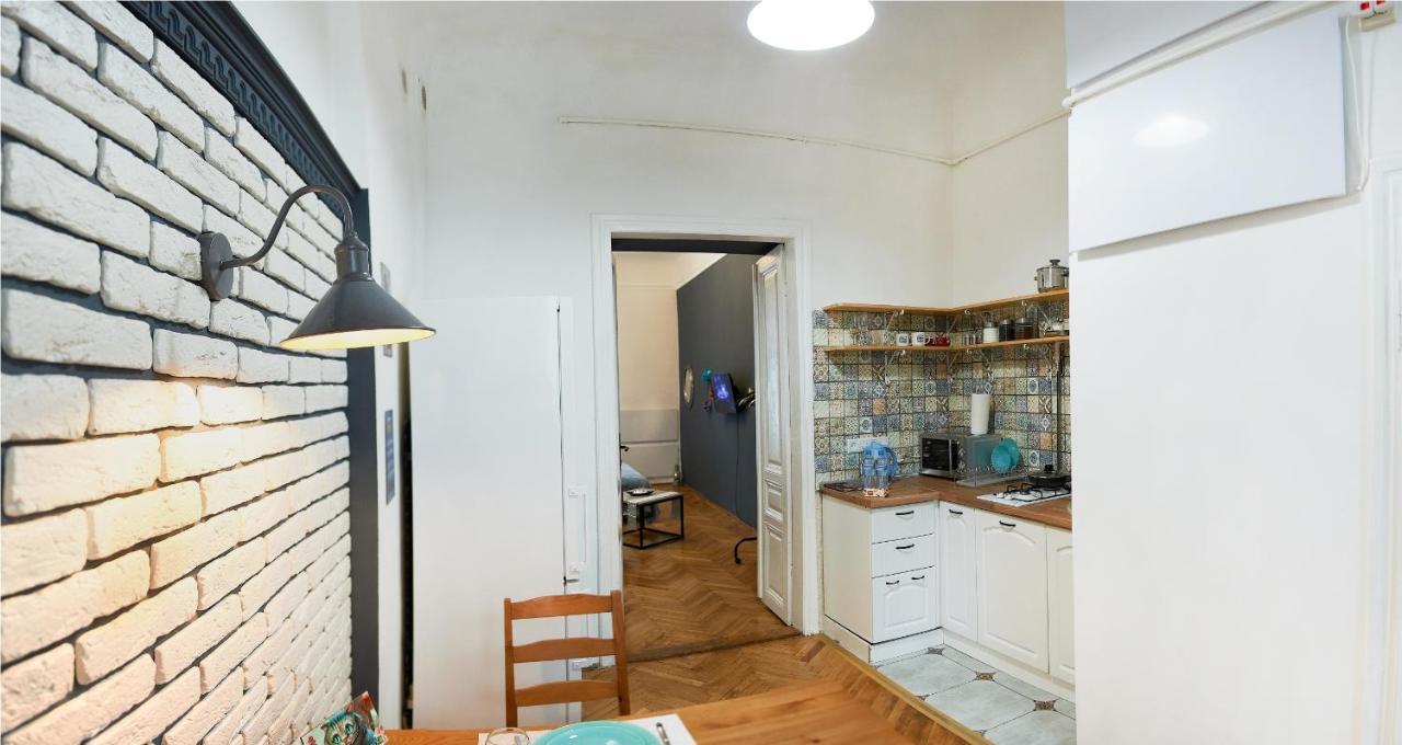 Stylish Apartments In The Center Leopoli Esterno foto